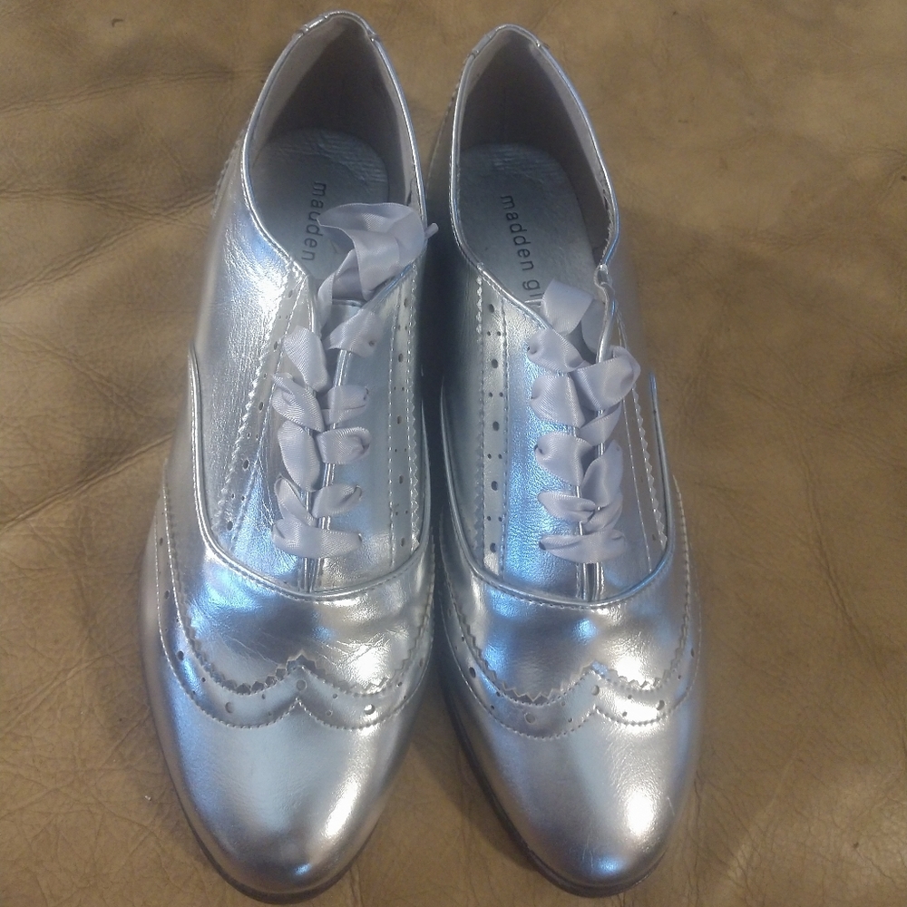 Shoes - Picture 2 of 2